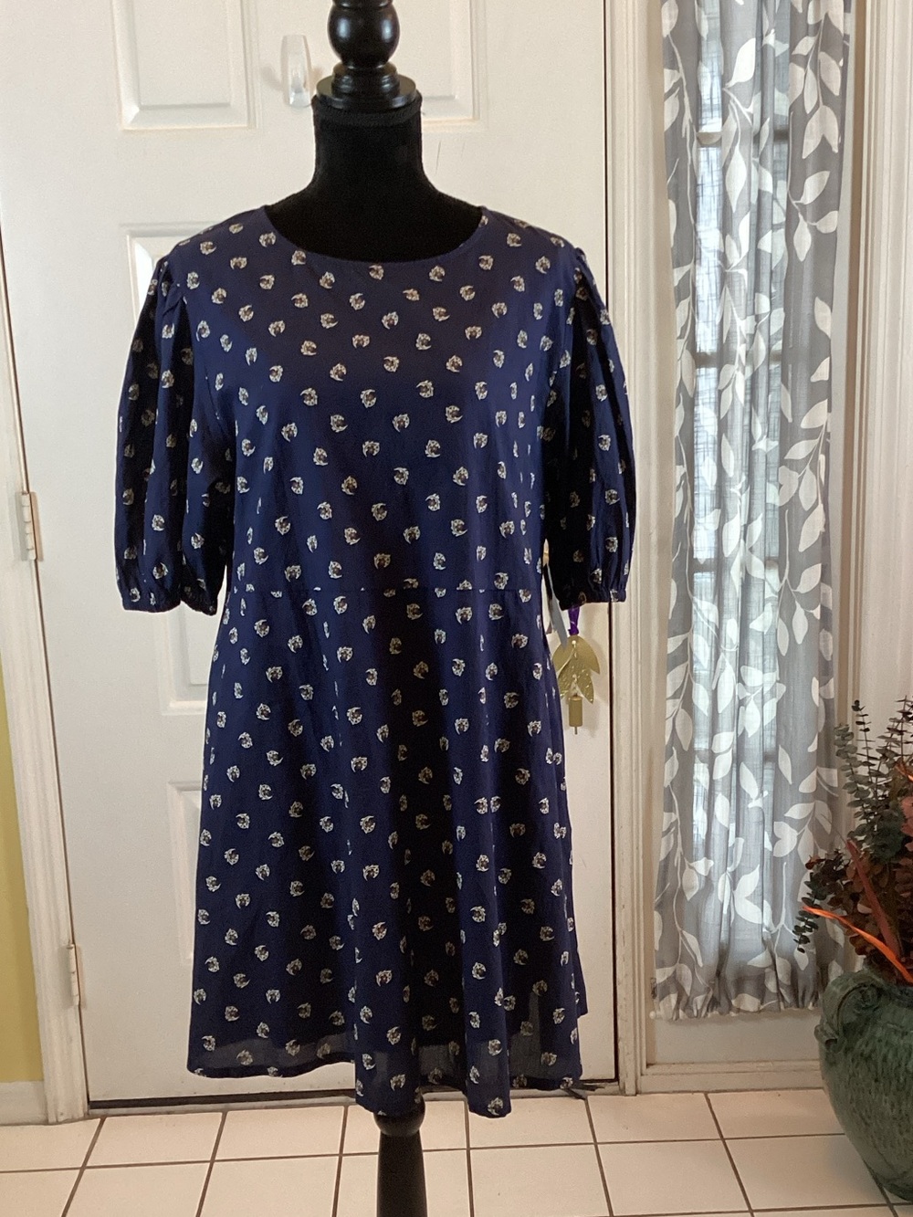 Melrose and Market Navy Floral Puff-Sleeve Midi Dress